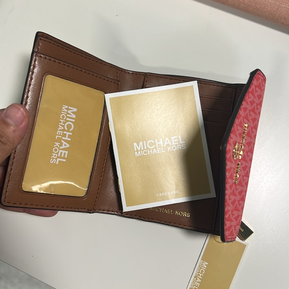 Michael Kors Jet Set Charm Dahlia Multi Trifold Wallet - Picture 5 of 6